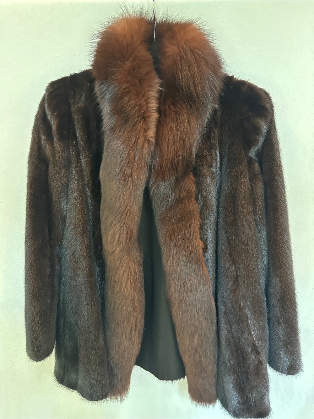 Luxurious Brown Fur Coat with Plush Collar